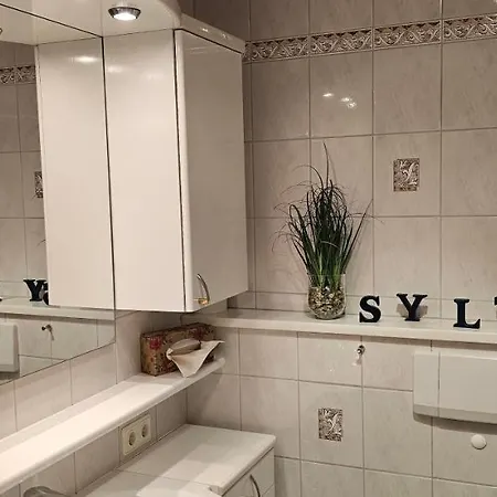 Haus Strandstrasse 28 דירה *